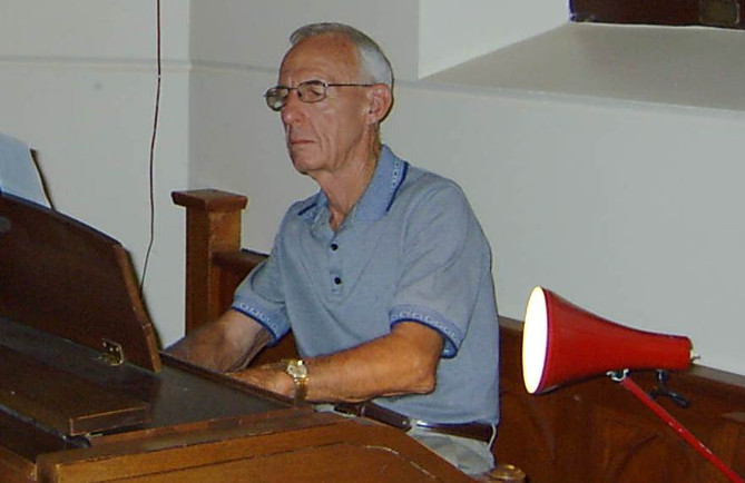 Jin Caskie at the Organ